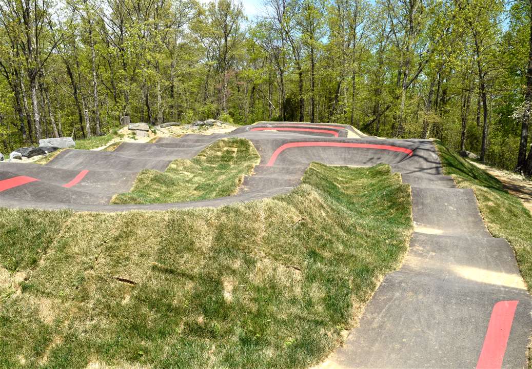 Read more about the article Commissioner of Tourist Development impressed with Tannery Knobs bike park